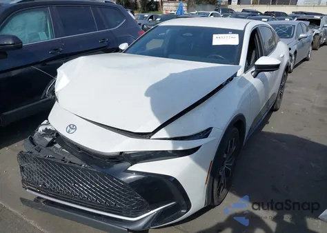 2024 Toyota Crown Xle z USA, uszkodzony, nr VIN JTDAAAAF0R3029293